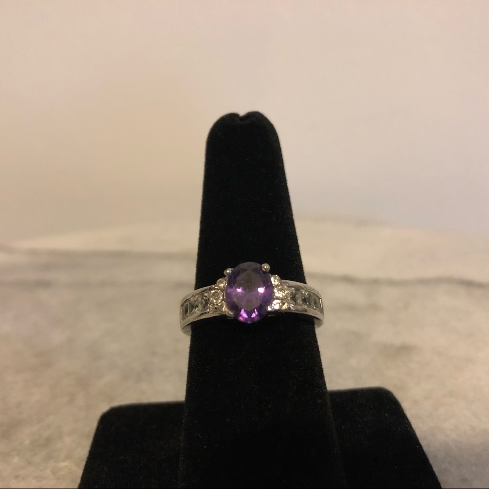 🌕Purple stone accents on silver tone ring